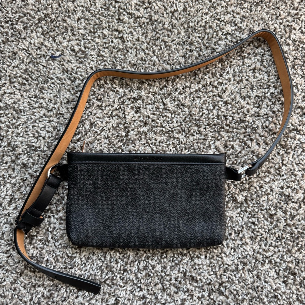 Michael Kors signature Logo Fanny Pack Purse Black